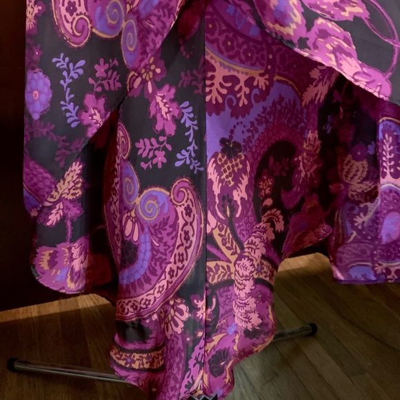 Paisley Sleeveless Dress w/Petal Hem - Picture 10 of 11